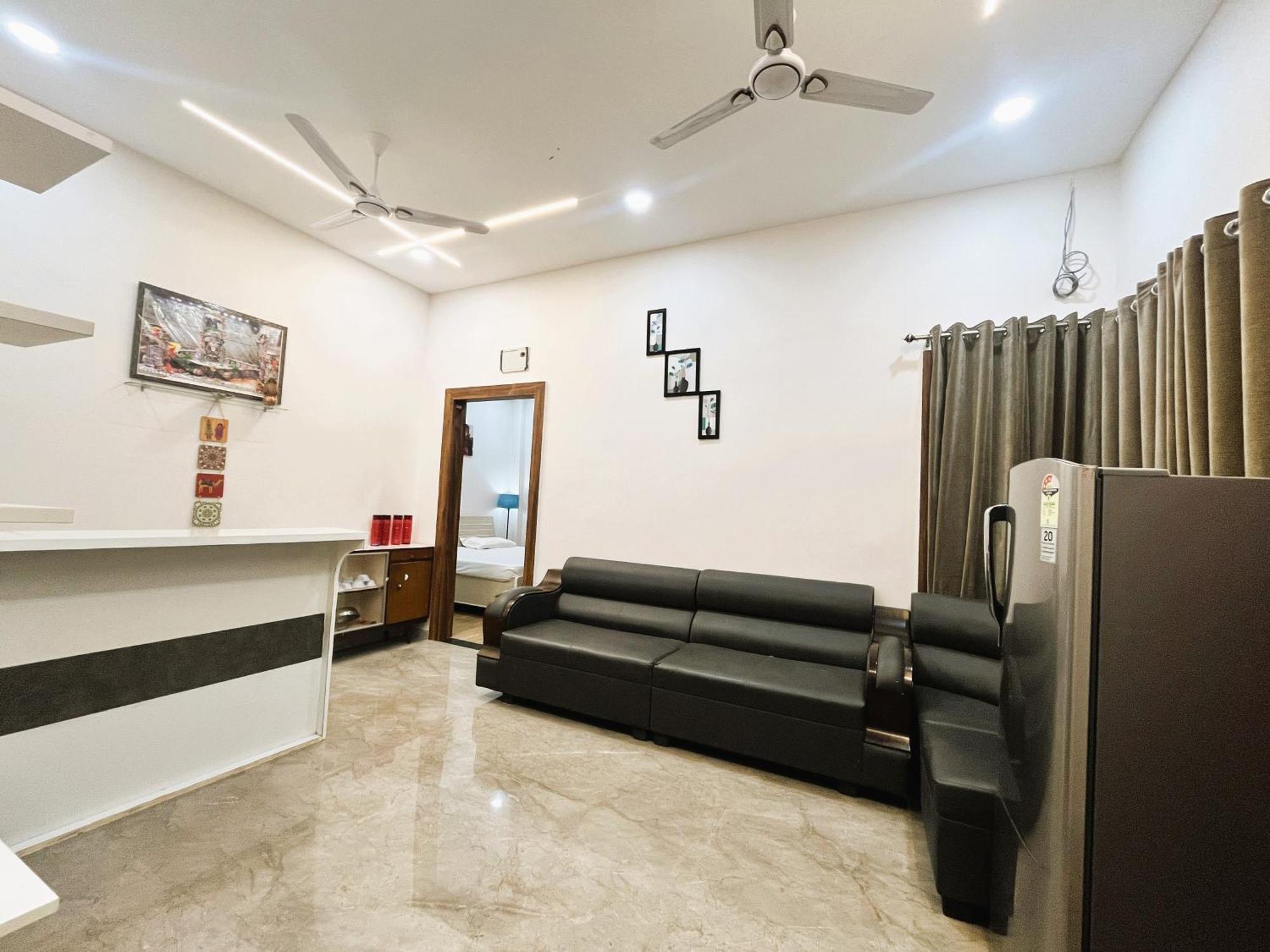 Shree Stay Inn Luxe' Holiday Home Ujjain Esterno foto