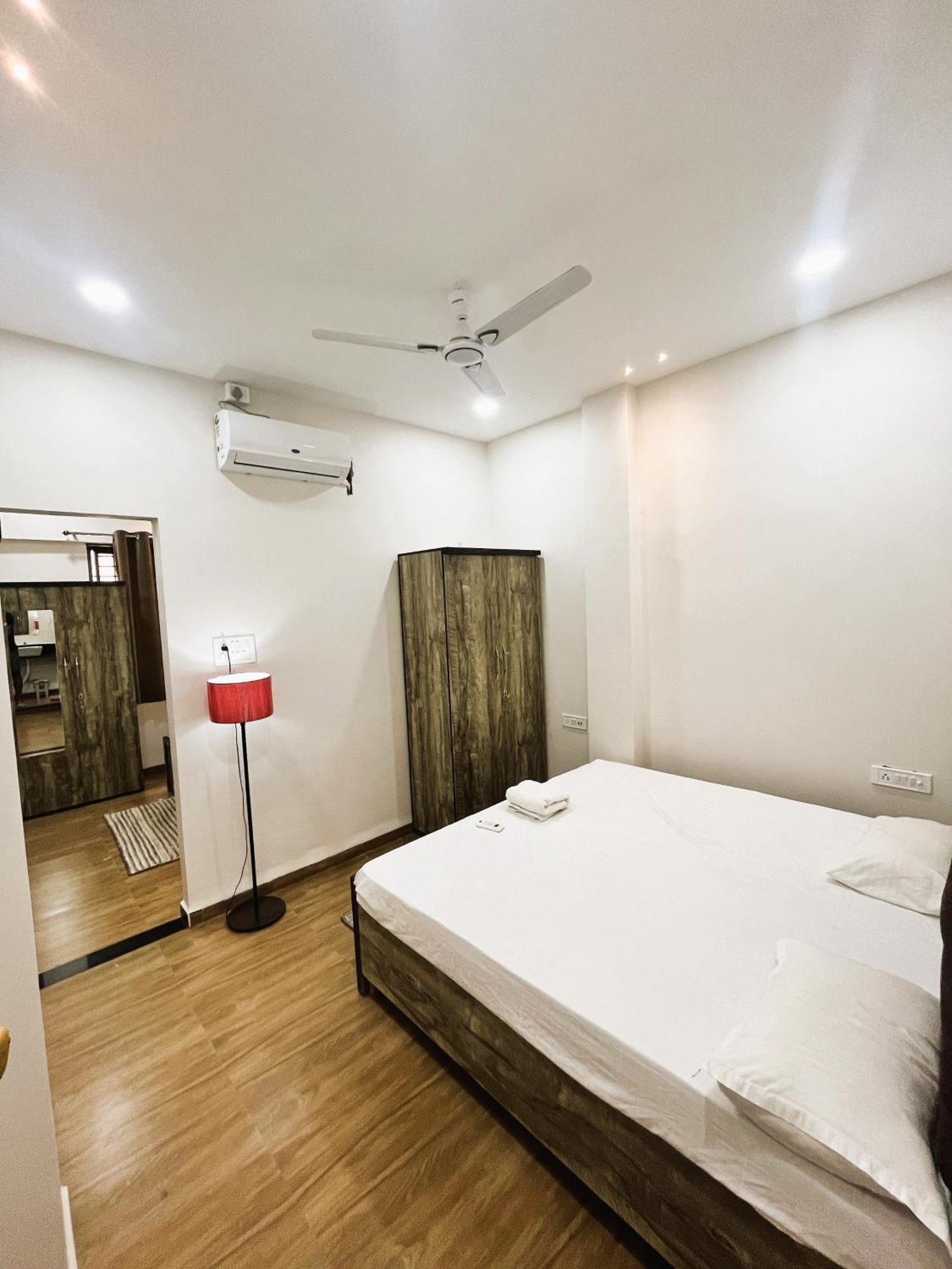 Shree Stay Inn Luxe' Holiday Home Ujjain Esterno foto