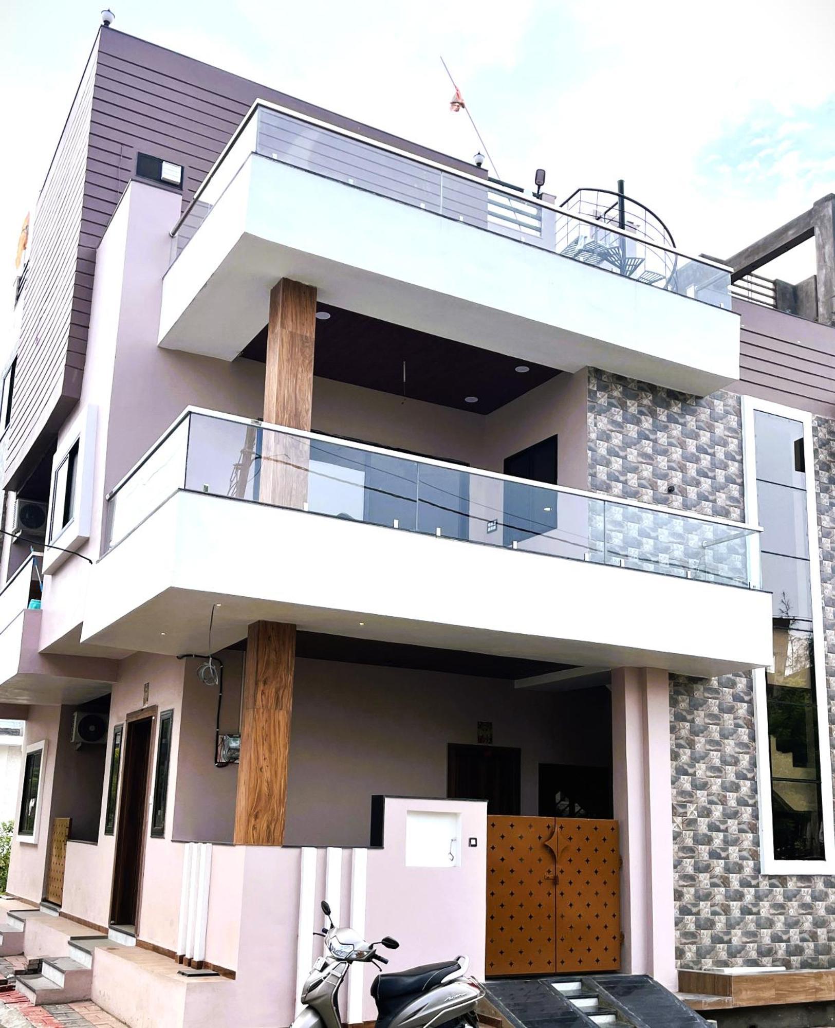 Shree Stay Inn Luxe' Holiday Home Ujjain Esterno foto